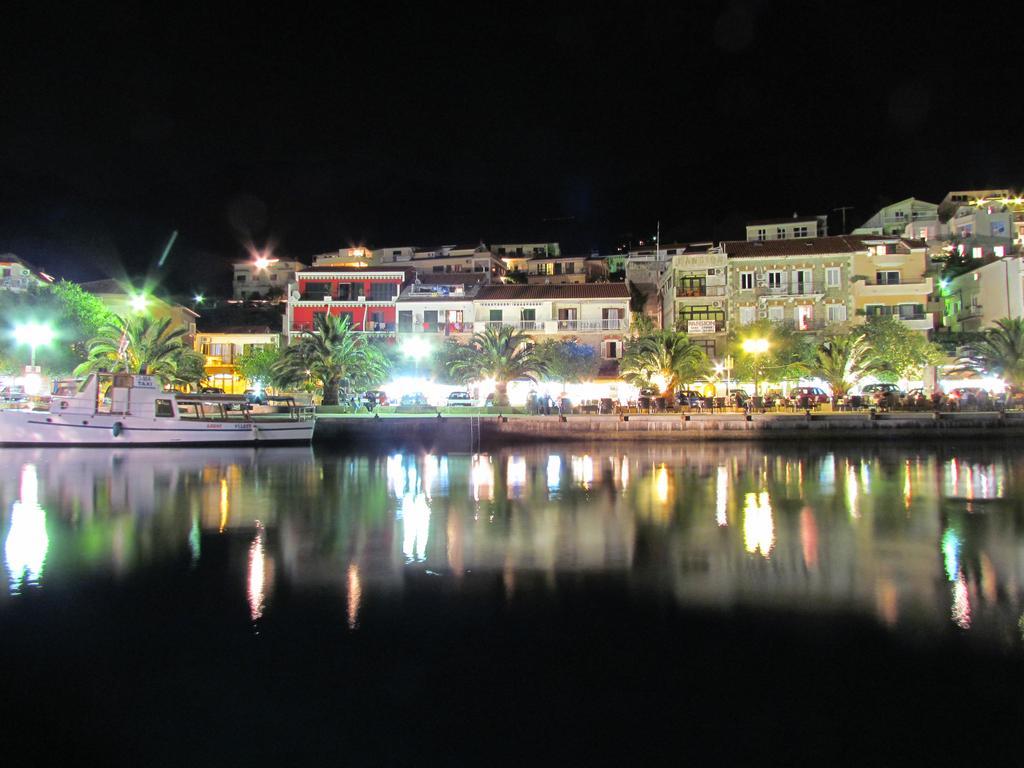 Hotel Casa Rosada Podgora Exterior foto